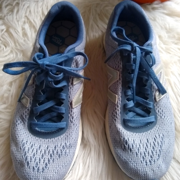 New Balance running shoes - Picture 2 of 6